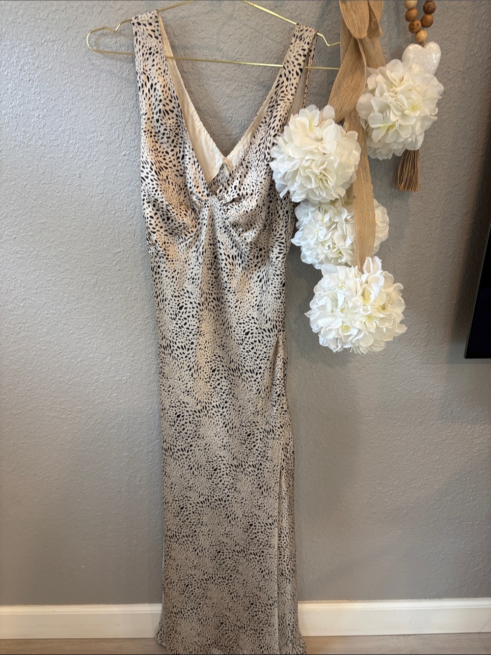 Sleeveless Beige Spot-Print Maxi Dress
